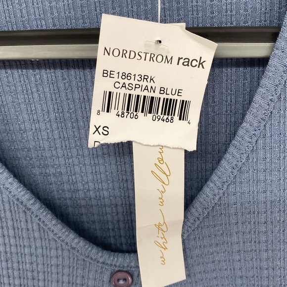 White Willow Nordstrom Faux Wrap Textured Button Front Top XS NWT - Picture 7 of 9